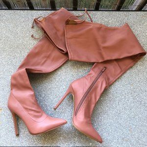 Liliana Women's Chunky Heel Over the knee, size 8,